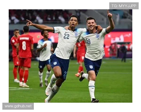 赖斯 vs 贝林厄姆:英格兰中场双核战术角色与攻守平衡差异分析