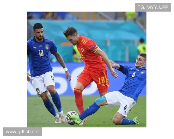 维拉蒂与鲁伊斯领衔巴黎中场，表现稳健竞争力增强