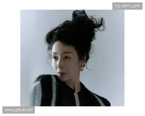 孙悦那个豪宅跟他球场上的节奏差太多了，我都分不清他到底是在打球还是拍偶像剧